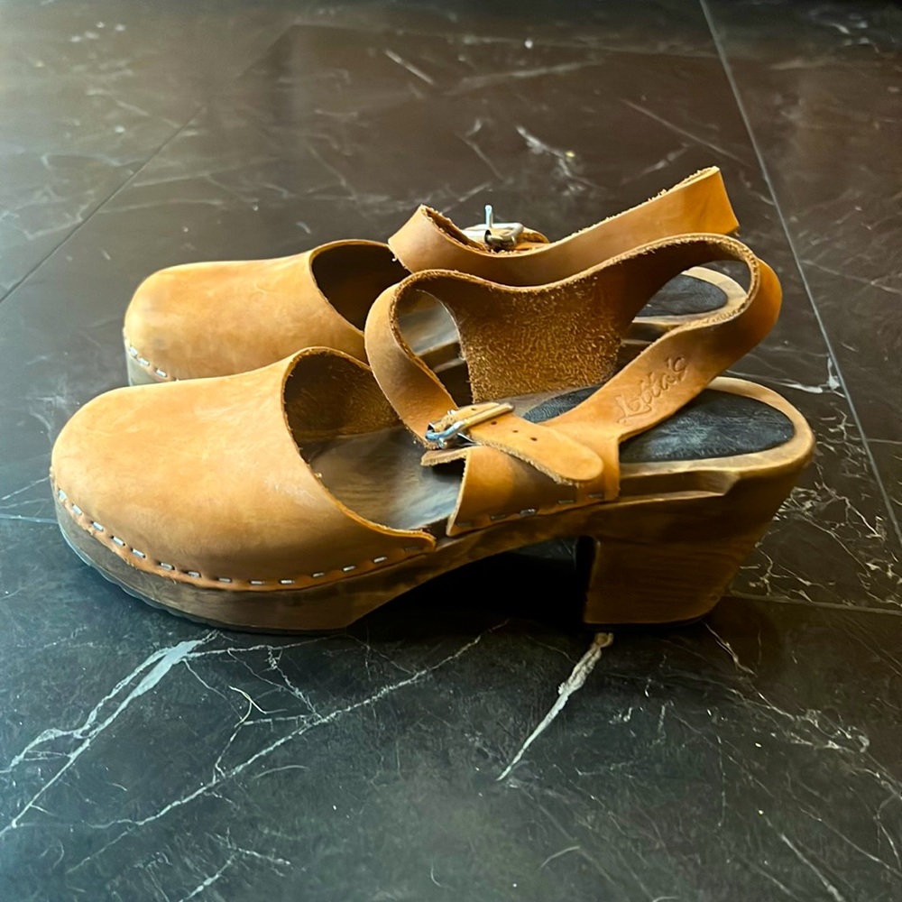 Size 39 Lottas Clogs